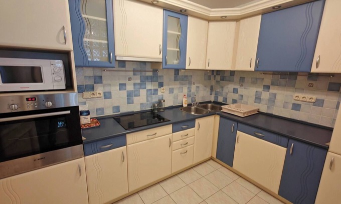 Kecskemet Apartment | Quelle Apartment in Downtown with private garden
