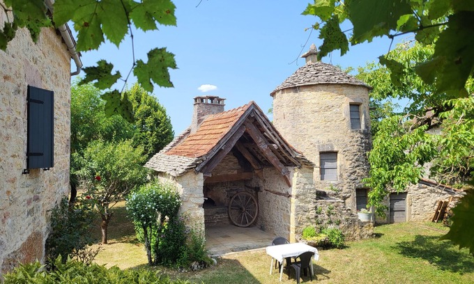 Puyjourdes House | Quercy house with private pool in the heart of the Causses National Park