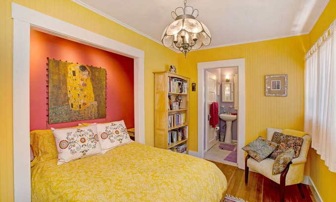 Fetters Hot Springs-Agua Caliente House | Quick drive to the charming Sonoma Plaza and a 3 block walk to the Fairmont.