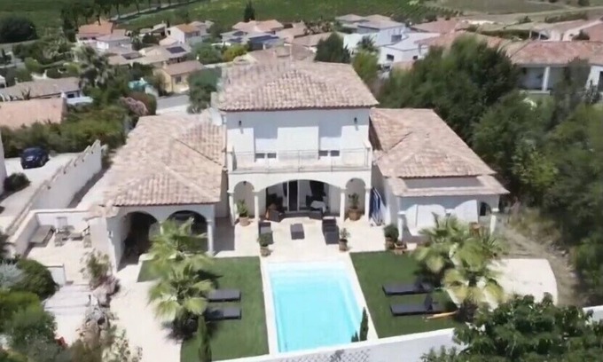 Castelnau-de-Guers Villa | QUIET VILLA CLIM POOL NEAR BEACHES AND LAKE