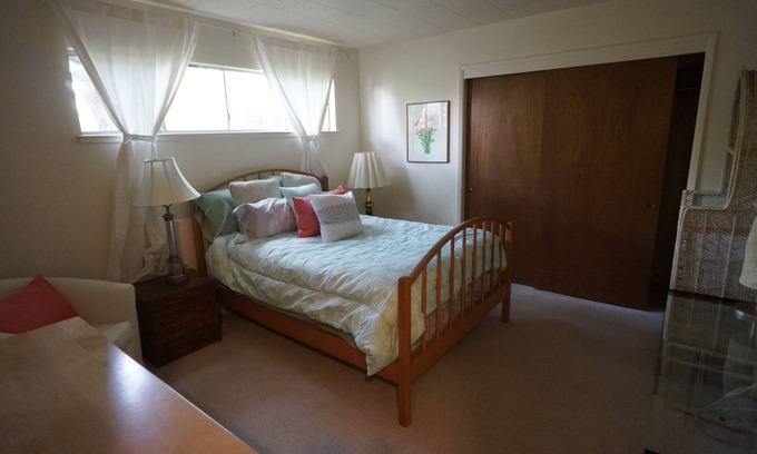 Elmwood Apartment | Quiet 1 bedroom walking distance from UC Berkeley!