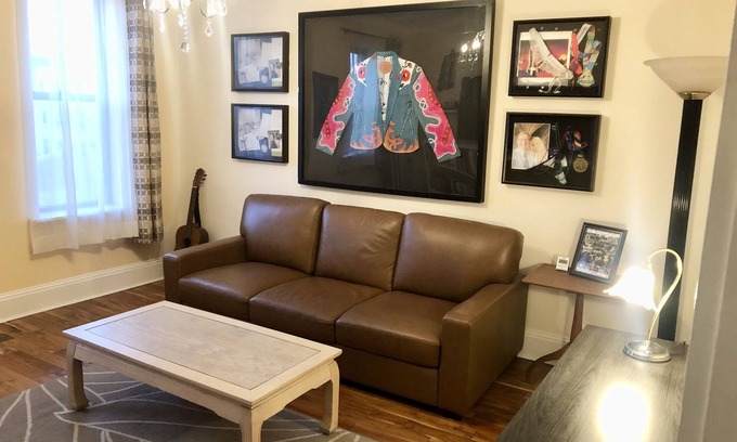 Queens Apartment | Quiet 1 Br Apartment on 4 Fl Views On 3 Sides