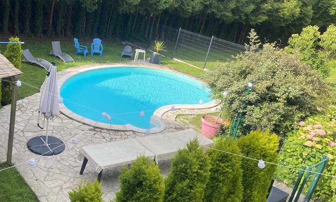 Anceaumeville Cottage | Quiet 14p gite ideal for families with heated swimming pool