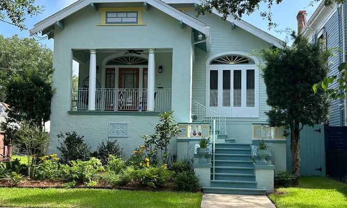Bayou St. John Apartment | Quiet 2 BDRM/1 Bath with swimming pool