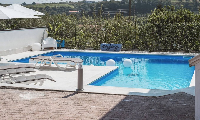 Ortona Apartment | Quiet 2 bedroom apartment in villa with pool and barbecue, 1km from the sea