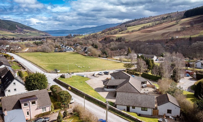 Lewiston Cottage | Quiet 2 bedroom cottage with a beautiful view of Loch Ness