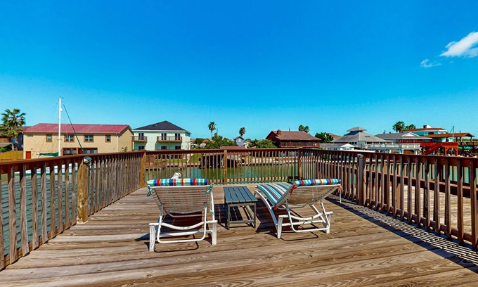 Port Isabel House | Quiet 3 bedroom home with water views, dock & private gas grill