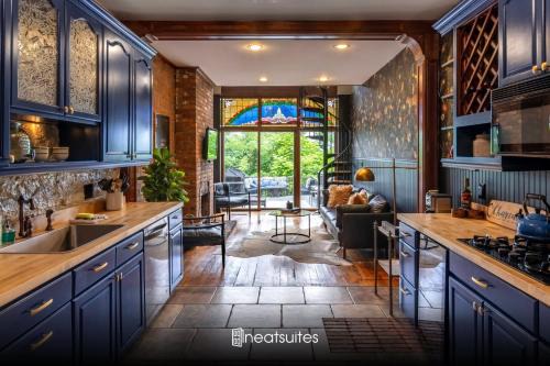 Mount Adams House | Quiet 4BR - Weddings Family Pets - 3min DT Cincy