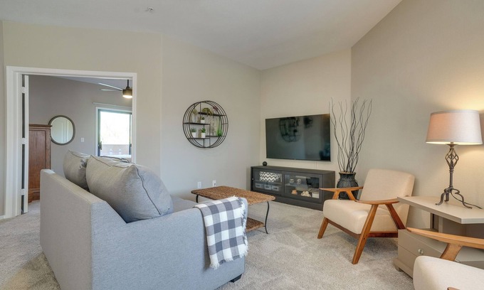 Greenway Palms Condo | Quiet 55 + Condo w/Pool Access in Peoria!