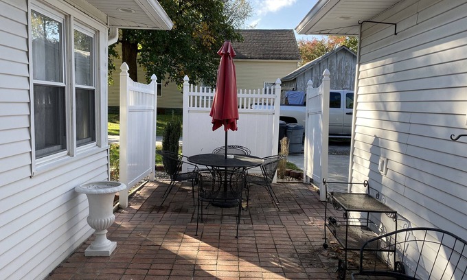 Pittsfield House | Quiet and comfortable home right in the heart of Pike County, Pittsfield IL