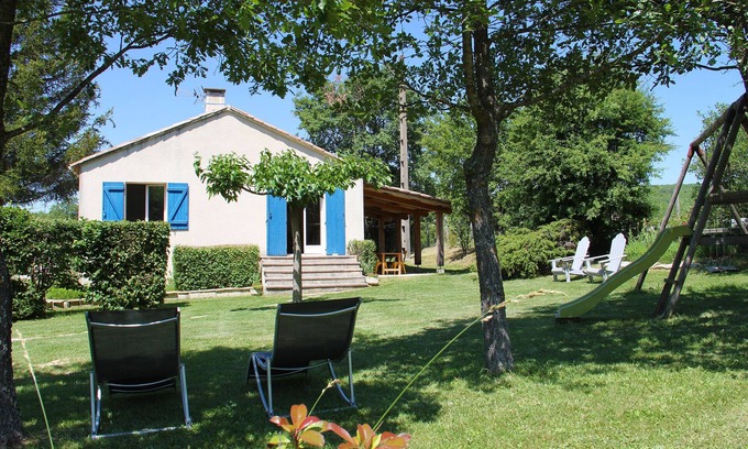 Banon House | Quiet and comfortable Provencal house with pool and large open garden