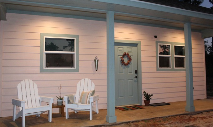 Minden Cottage | Quiet and Cozy Off-Grid Cottage