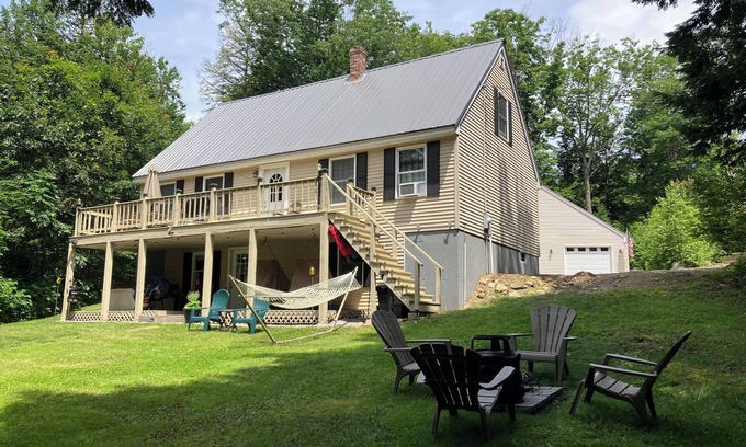 Weeks Mills House | Quiet and private lake front home with hot tub