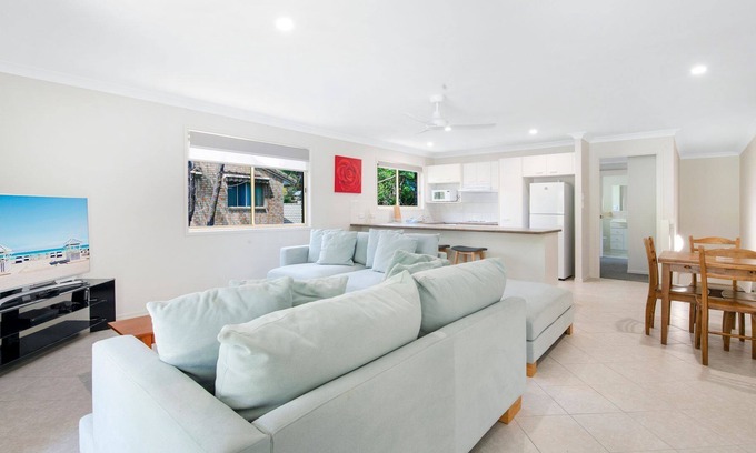 Tugun House | Quiet and Serene Duplex Close To Beach