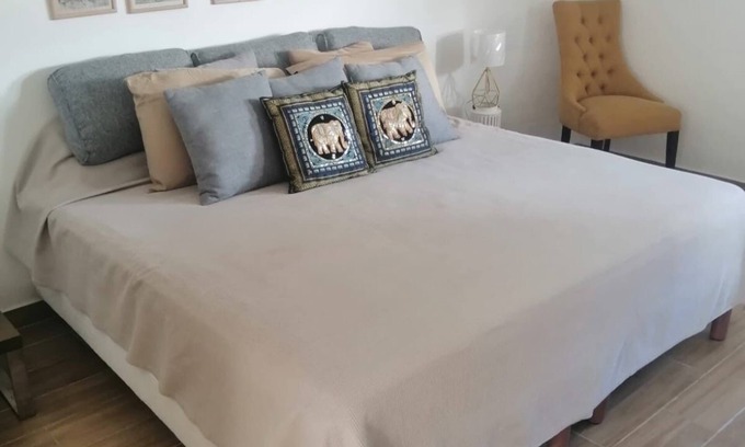 Las Gaviotas Apartment | Quiet and Spacious 2 Room Suite in the heart of Mazatlan
