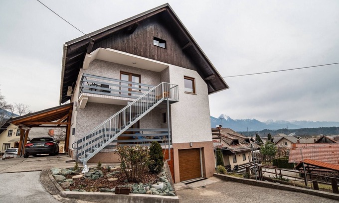 Radovljica Apartment | Quiet and Sunny Apartment with Balcony - Two Bedroom Apartment with Balcony