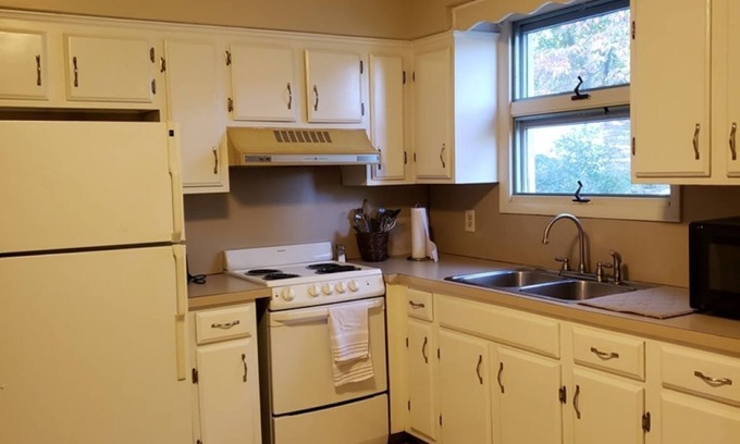 Dillsburg Apartment | Quiet Apartment on Golf Course conveniently located in Central PA.