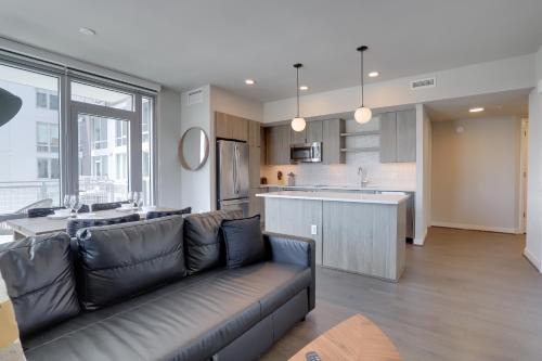 Clarendon Apartment | Quiet Apartment Steps from the Subway at Clarendon