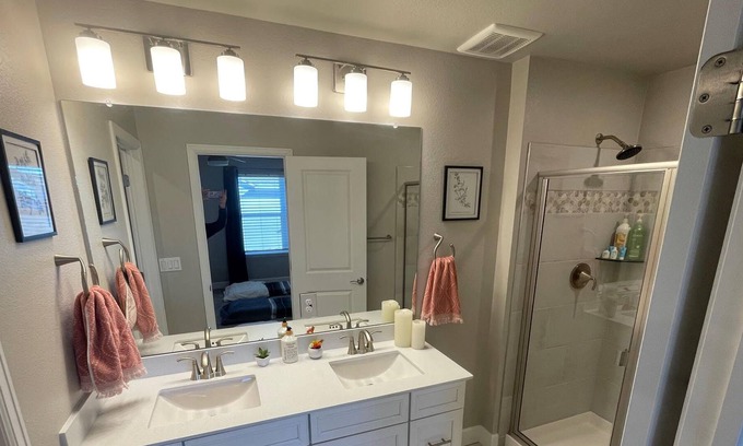 Arvada House | Quiet Arvada Home - easy access to Denver, Boulder, Golden - 20minutes to CU
