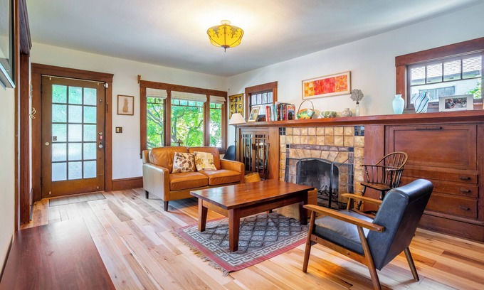 South Berkeley House | Quiet Berkeley Bungalow