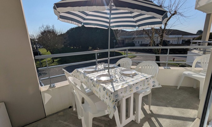 Pornic Apartment | Quiet, bright T2 apartment in the Golf hamlet with balcony and swimming pool