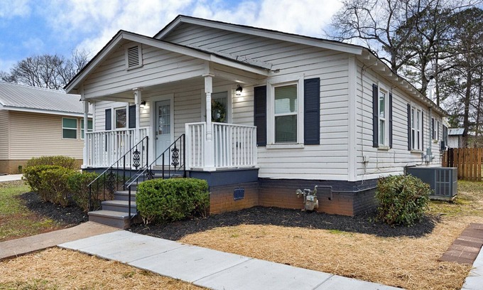 Huntsville House | Quiet Bungalow for 6