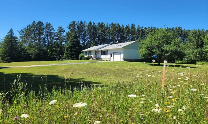 Gulliver House | Quiet cabin close to everything, yet in the middle of nowhere