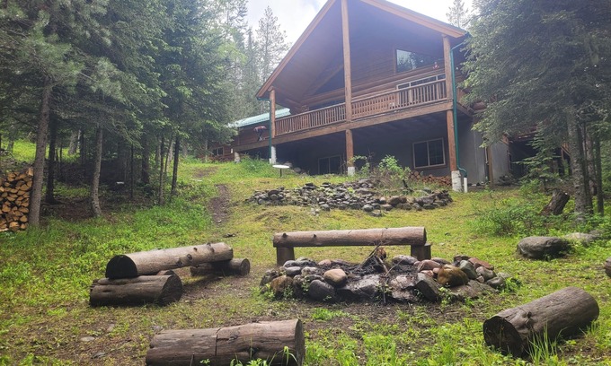 Kalispell Cabin | Quiet Cabin nested in the Many Lakes area near Bigfork and Kalispell