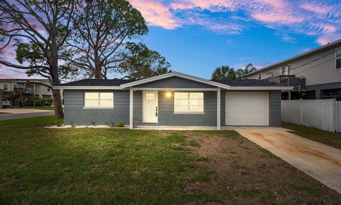 Pleasure Isles House | Quiet canal home