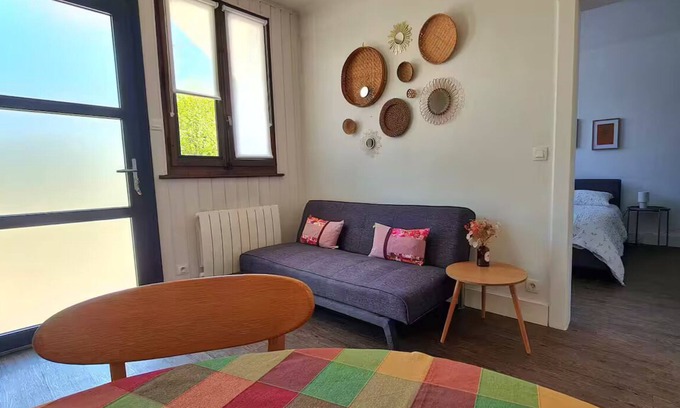 Annecy Apartment | Quiet, central Annecy - lake & shops on foot