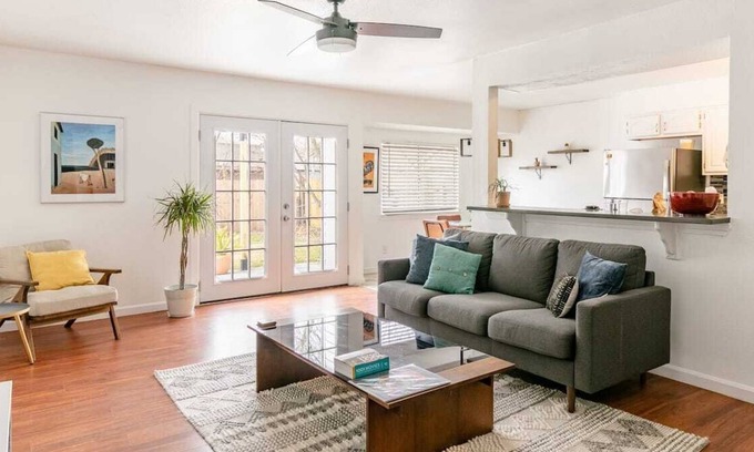 Franklin Park House | Quiet & Clean House w/ Patio! W/D, Parking, WiFi