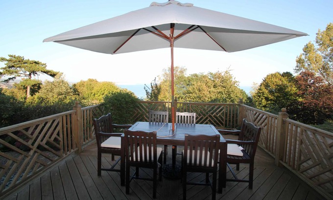 Shanklin Apartment | Quiet Cliff Top Location With Beautiful Views