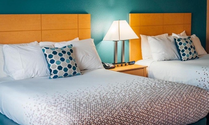 Brooklyn Hotel | Quiet Corner Inn