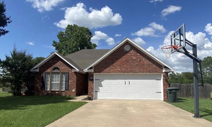 Durant House | Quiet Cul De Sac Home near Casino and College