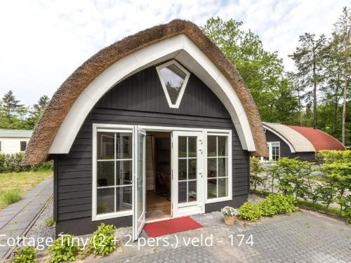 De Bult House | Quiet Family Forest Hideaway