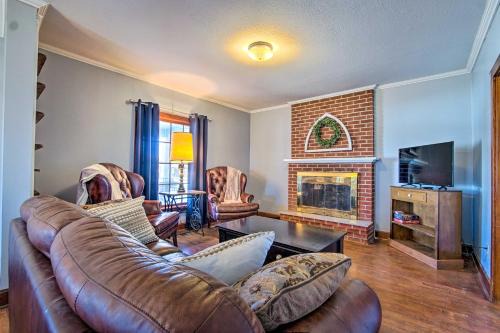 Osage City House | Quiet Family Home - 12 Miles to Pomona State Park!