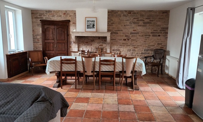 Saint-Ambreuil House | Quiet...
