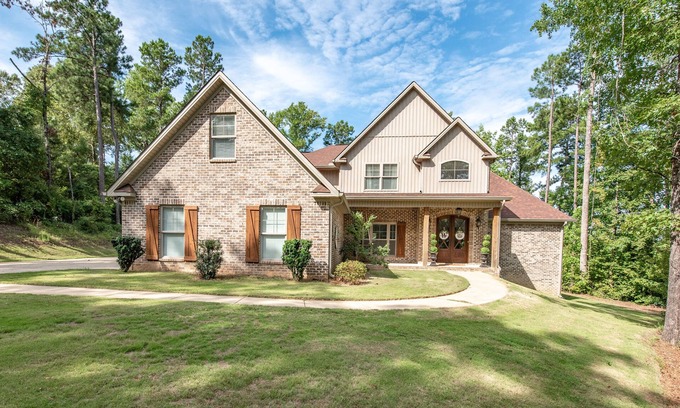 Tuscaloosa House | Quiet Game Day home 9 miles from Alabama campus