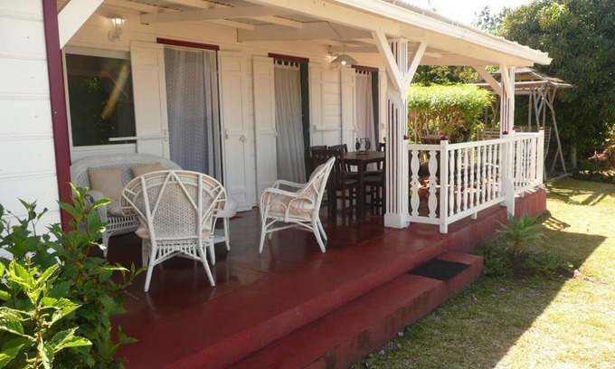Piton Saint-Leu Villa | Quiet, garden, sea view. 2 independent accommodations (2 and 4 people)