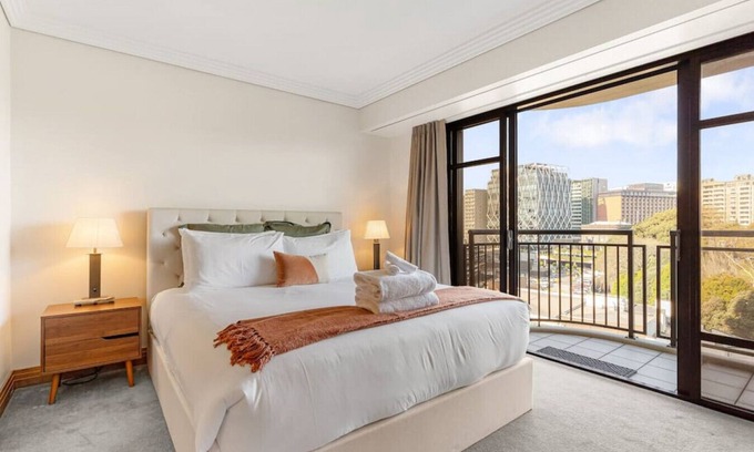 Auckland Central Business District Apartment | Quiet Grandstand - w Gym&Pool