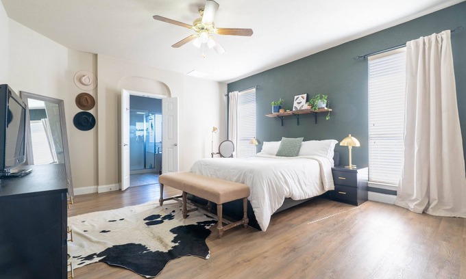 Keller House | Quiet Home close to 35w and Shopping