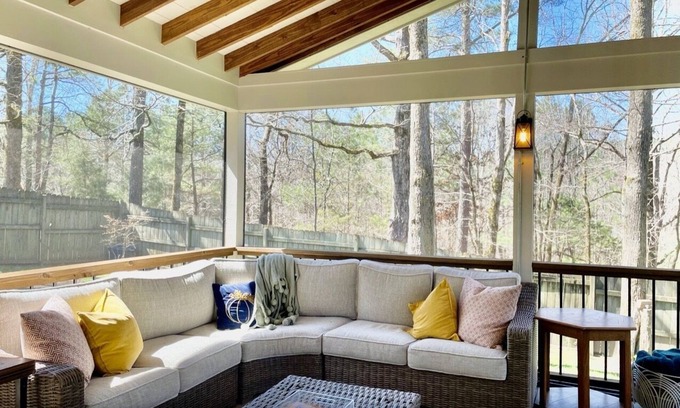 Oxford House | Quiet Home in the Woods, Minutes to Campus with a Gorgeous Back Porch!