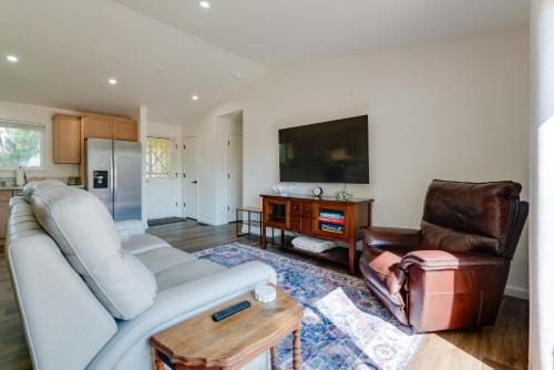 Sparks House | Quiet Home with Yard 2 Mi to Mall and Sparks Marina!
