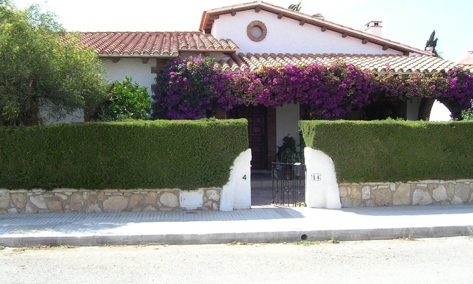 Miami Platja House | Quiet House, delightful and confortable with free wifi.