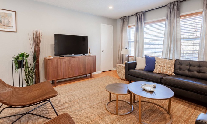 Rosedale House | Quiet House w/ Big backyard 20