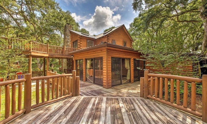 Inverness Cabin | Quiet Inverness Log Cabin w/Furnished Deck!