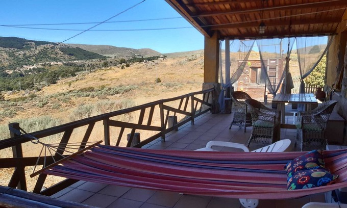 Navarrevisca House | Quiet isolated rural house in Navarrevisca, registration CR-AV-01478.