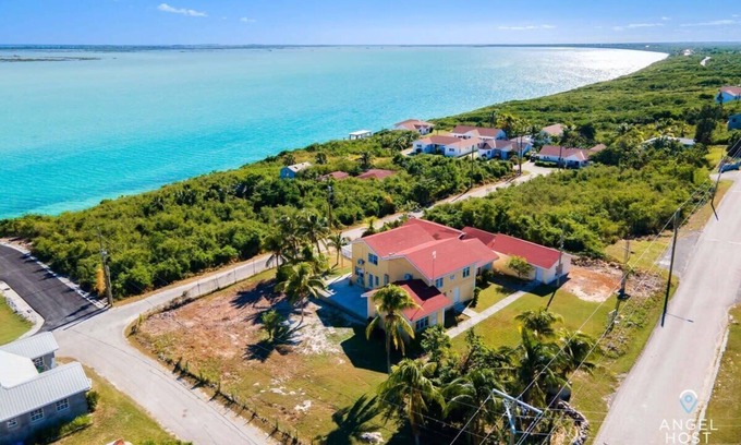 Bottle Creek Apartment | Quiet Lagoon Retreat, WiFi, Kitchen, Near Beaches
