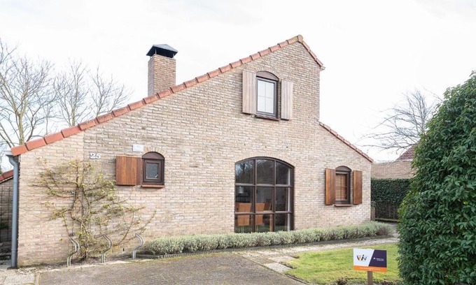 Westenschouwen House | Quiet location close to the beach and forest large garden to play for children