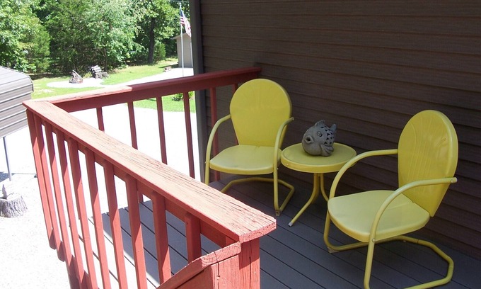 Almo Apartment | Quiet Loft Apartment 1 Mile from Kentucky Lake. A great fisherman's retreat.